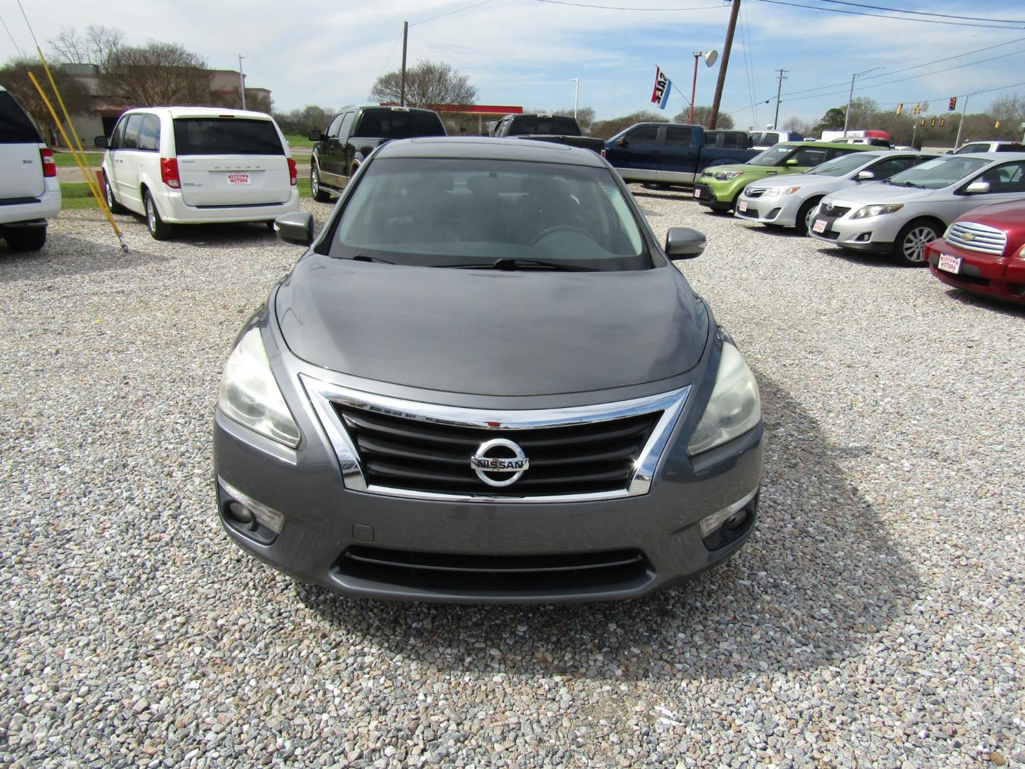 2015 Gray Nissan Altima 2.5 S (1N4AL3AP6FC) with an 2.5L L4 DOHC 16V engine, Automatic transmission, located at 15016 S Hwy 231, Midland City, AL, 36350, (334) 983-3001, 31.306210, -85.495277 - Photo#1